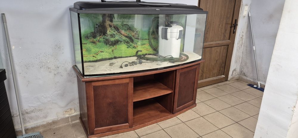 Akwarium z podstawą