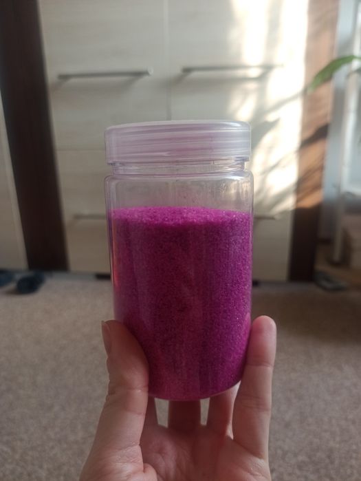Piasek dekoracyjny różowy DIY
