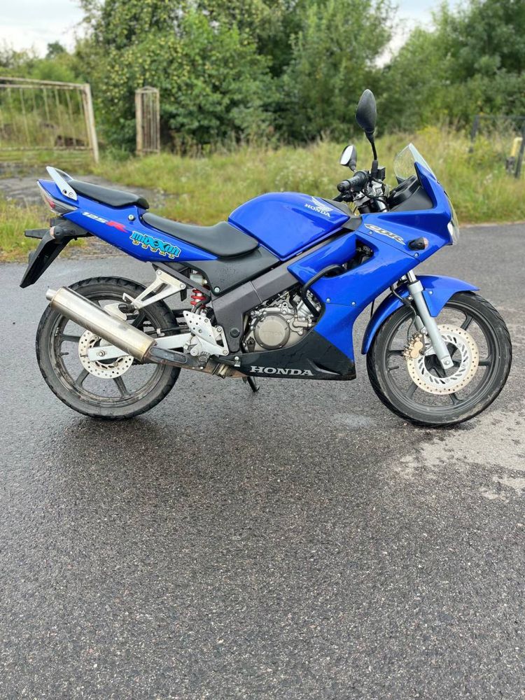 Мотоцикл Honda cbr125r