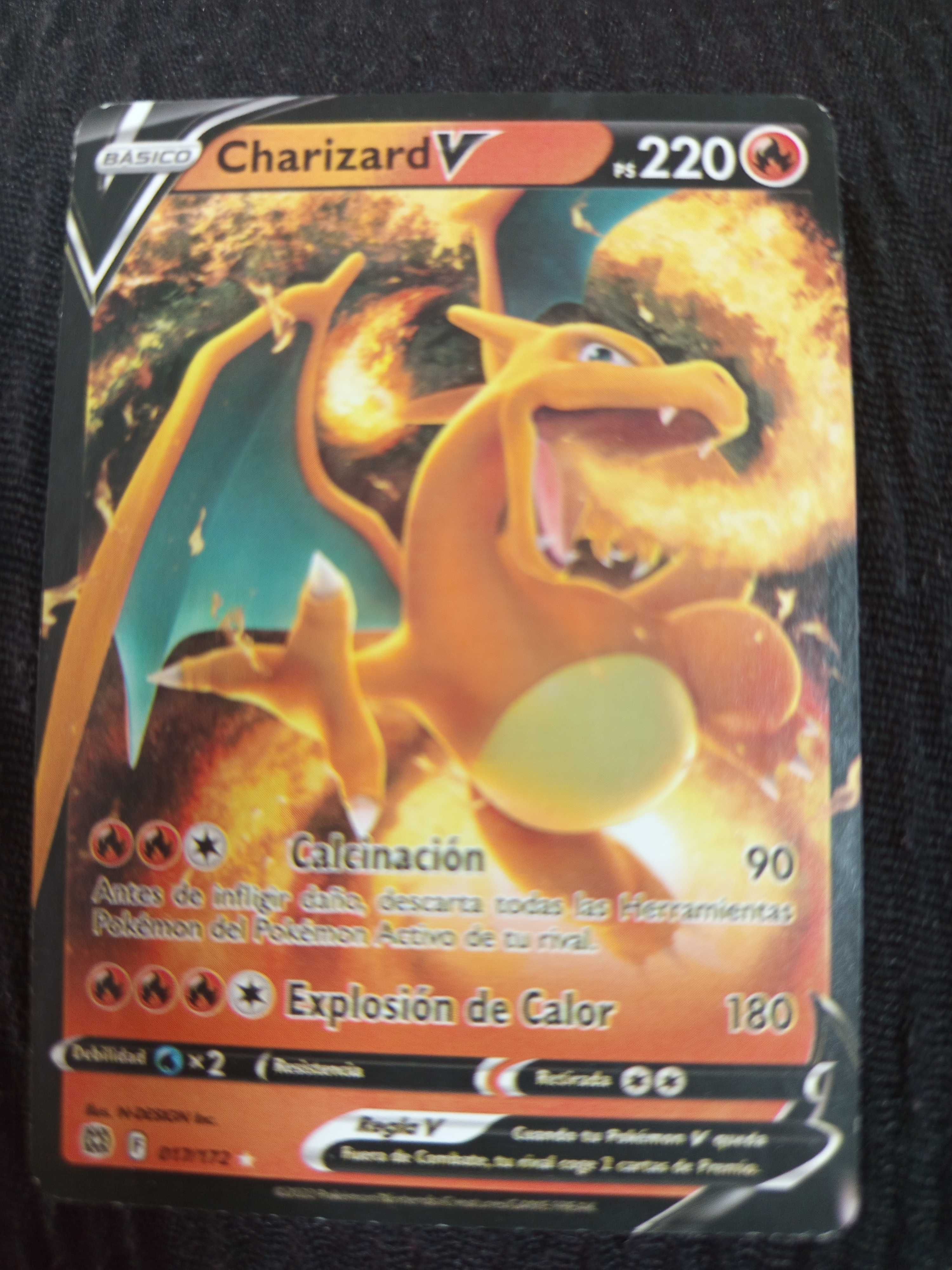 Carta Pokémon Charizard V