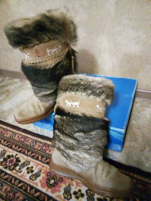 Унти з натурального меха.