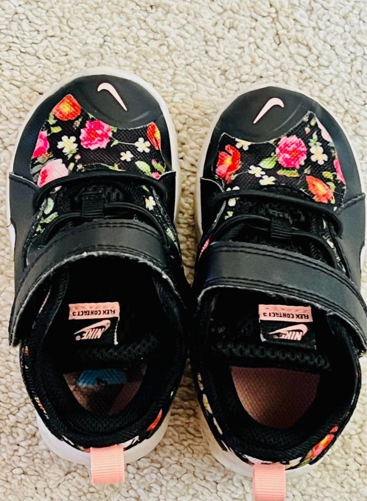 Sapatilhas Nike Menina Tam. 23.5