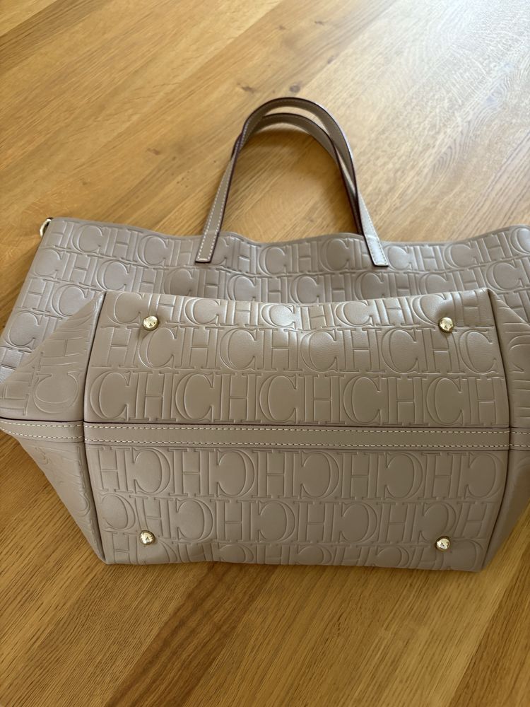 Torba Carolina Herrera .