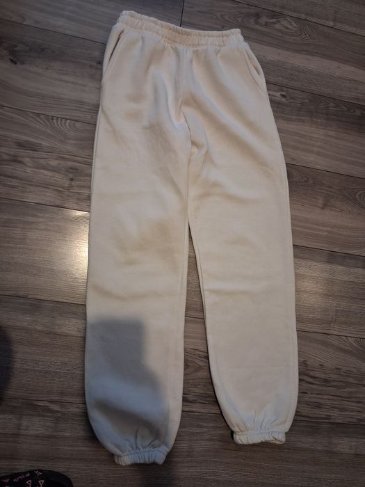 spodnie dresowe zara 164 ecru