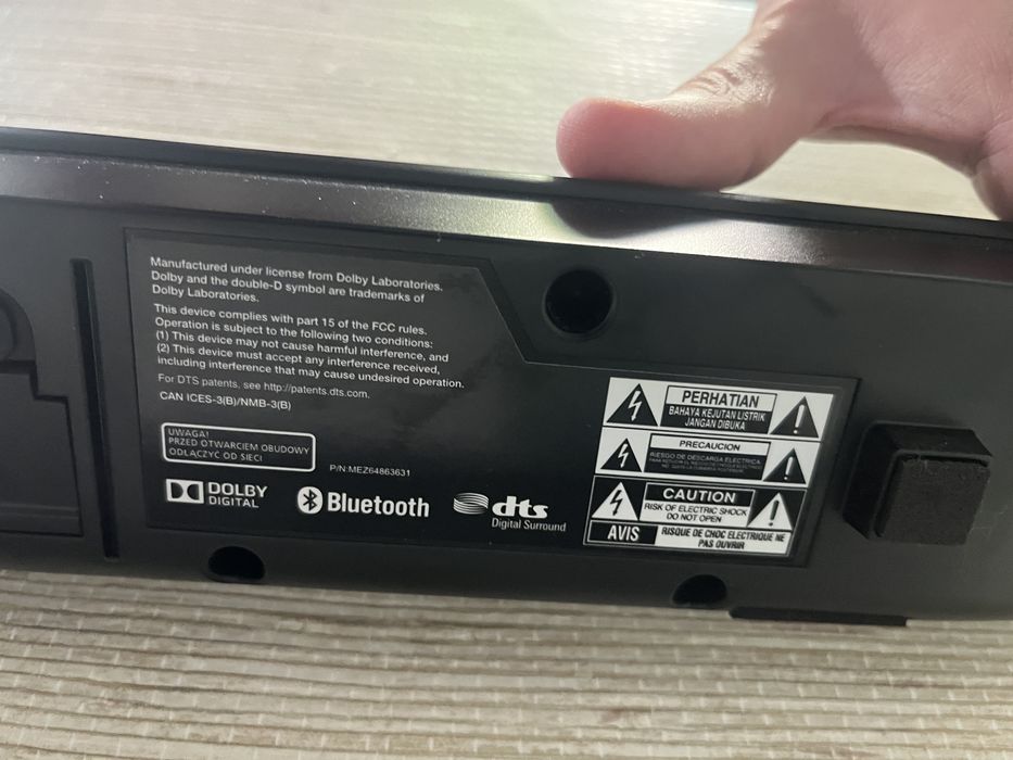 Soundbar LG com subwoofer integrado