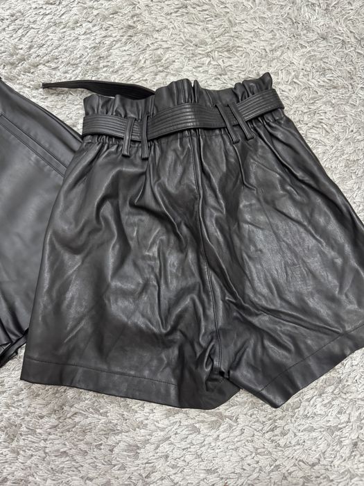 Кожані шорти Zara