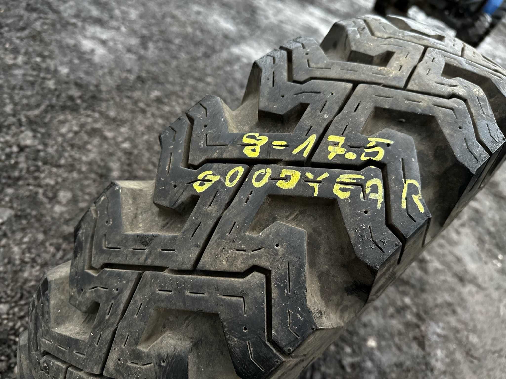 OPONA 8-17.5 8-17,5 8R17.5 8X17.5 8/17.5 GOODYEAR (90%)