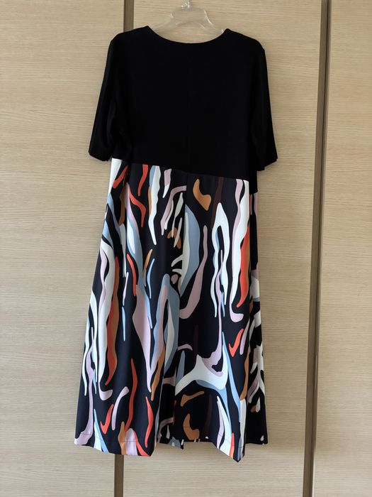 Wizytowa sukienka rozm 46 unikatowy fason