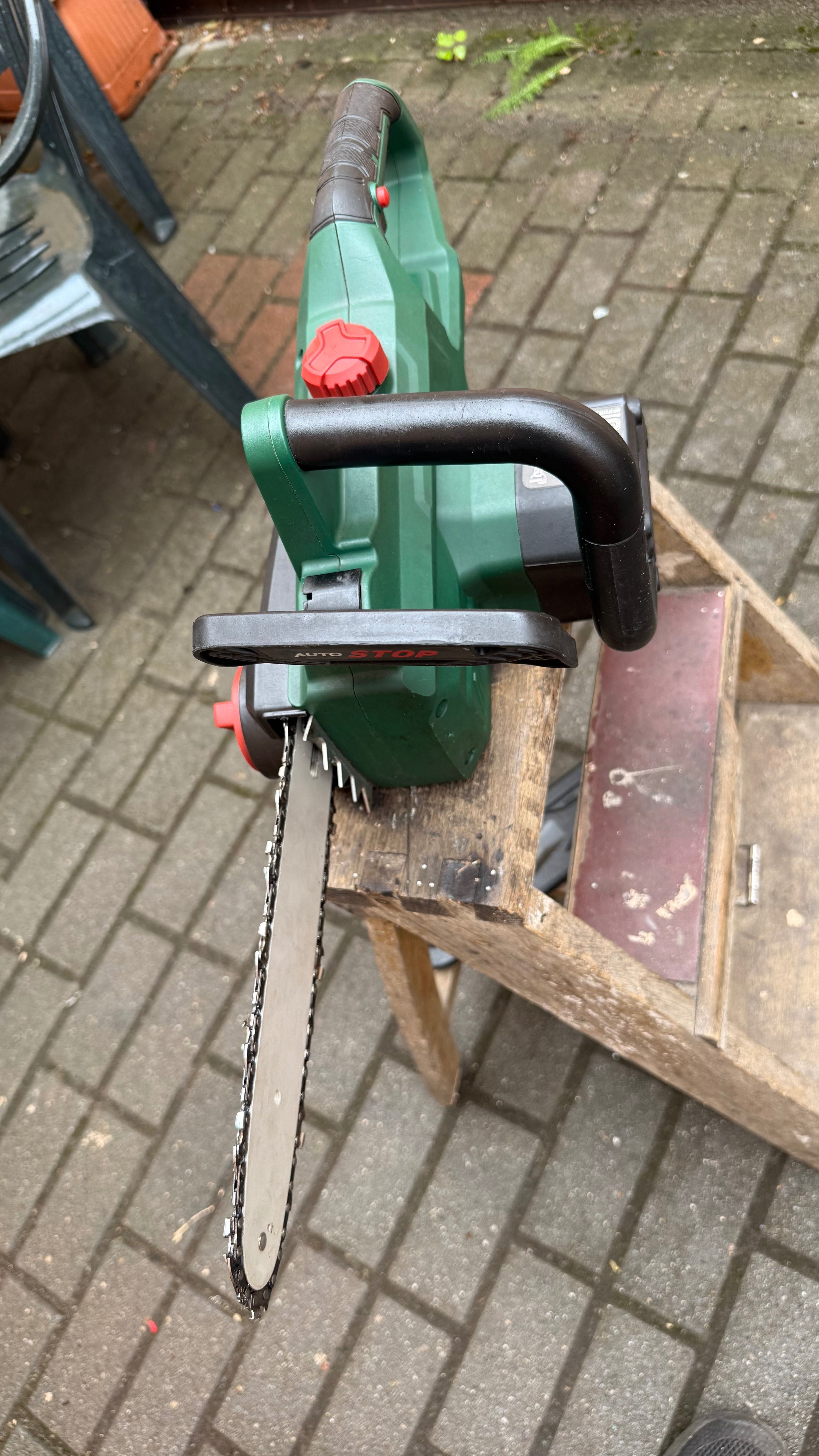 Piła łańcuchowa akumulatorowa parkside 20v