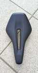 # siodełko btwin light van rysel decathlon 145mm jak fizik #