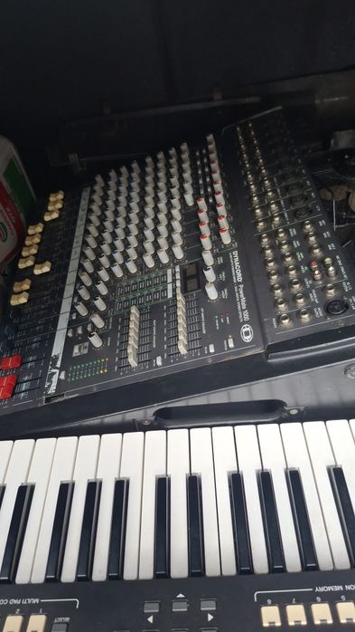 Behringer Powermate 1000 mesa de mistura 1000W | Mixer profissional