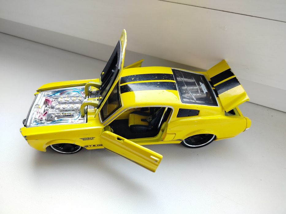 Модель Ford Mustang GT 1967  (1/24)