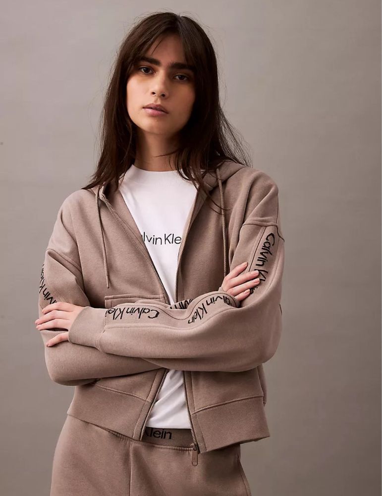 костюм Calvin Klein оригінал р S колір капучіно