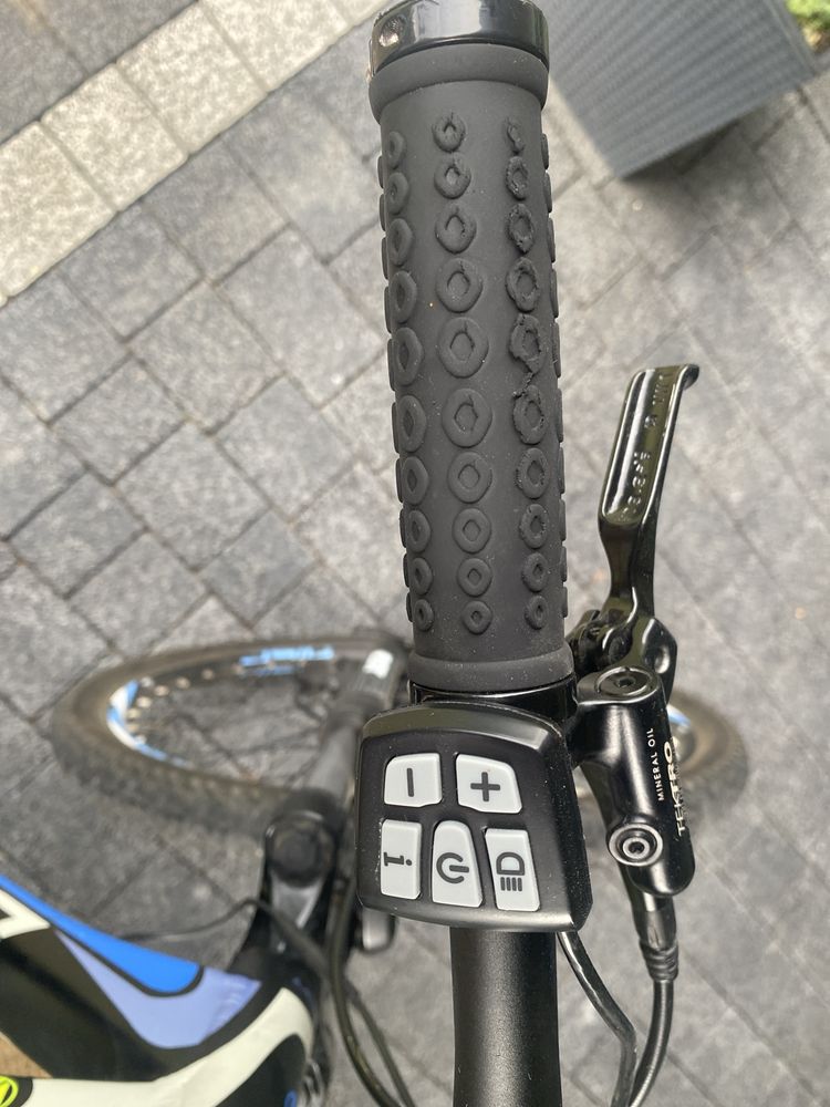 Elektryczny rower górski Devron 27225
