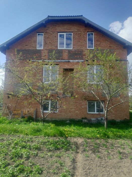 Продається будинок ( недобудований)