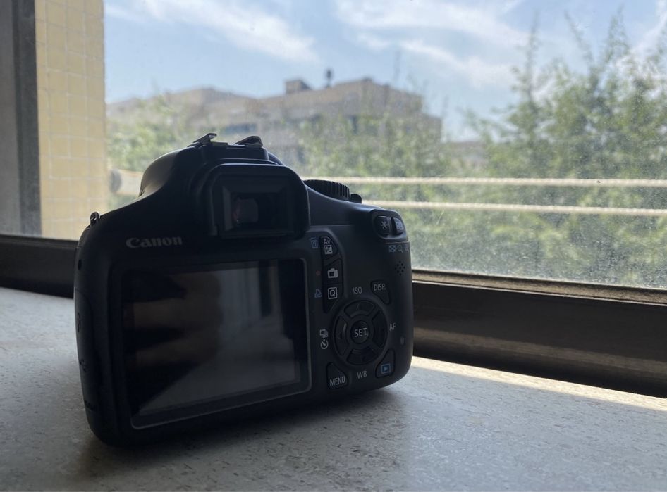 Canon 1100D + extras!