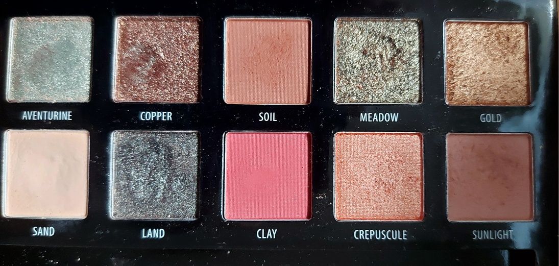 Cienie Douglas Earthy Nudes + Paese Military Vibes - jesienne kolory