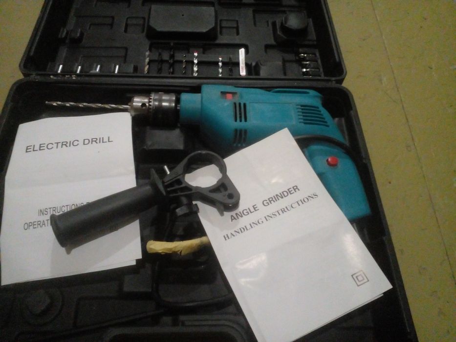 Электро дрель как новая !