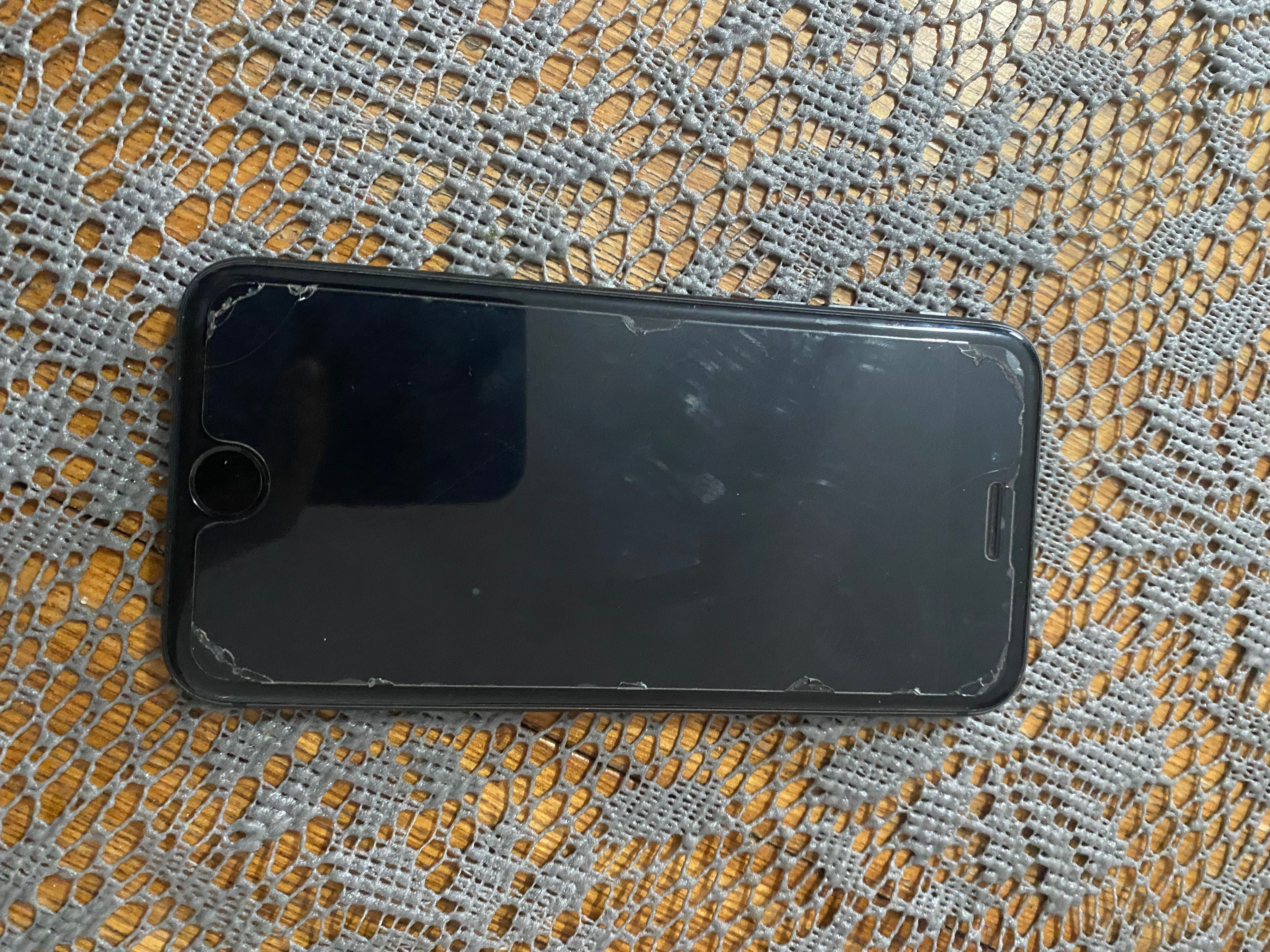 iPhone 8 64 GB pamięci do lekkiej negocjacji