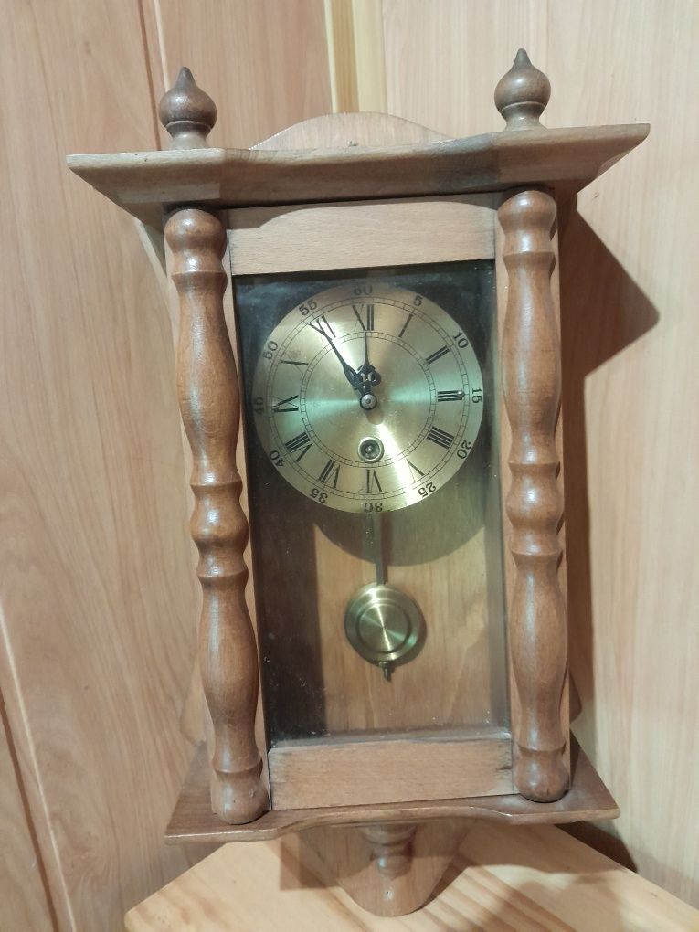 Zegar wiszący z wahadłem 47 cm x 24 cm