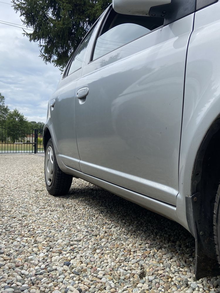 Toyota Yaris 1.4 benzyna 2004 klima, nowe opony