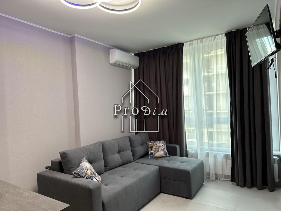 Продаж квартира 45 м2 Сім"ї Стешенків 9 Борщагівка Київ ІНВЕСТИЦІЯ