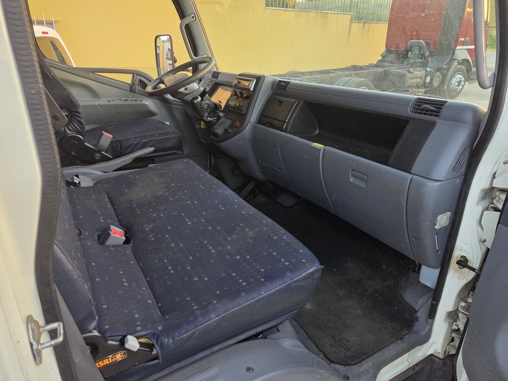 Mitsubishi Canter Grua PM6