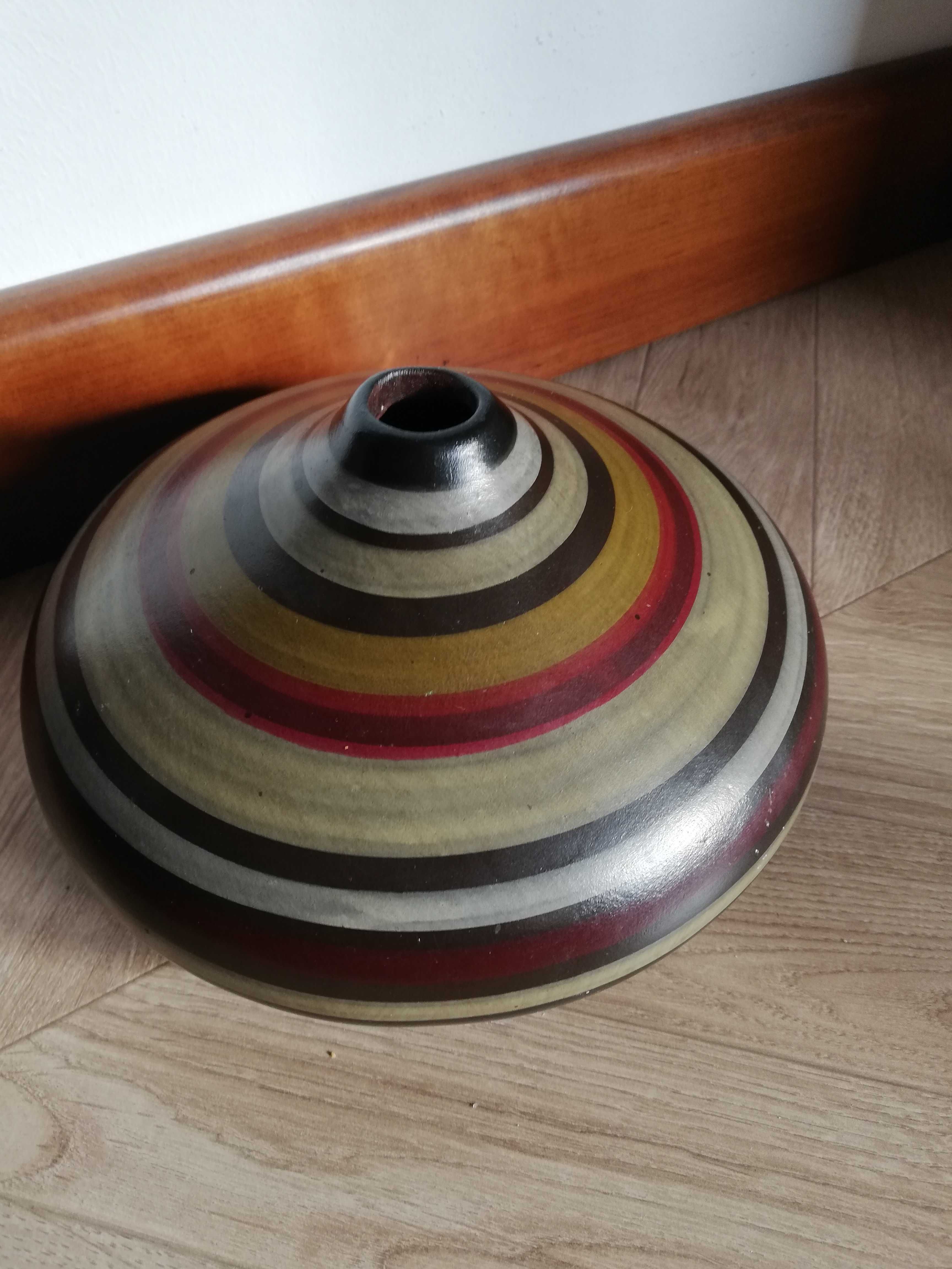 Wazon ceramiczny w paski UFO