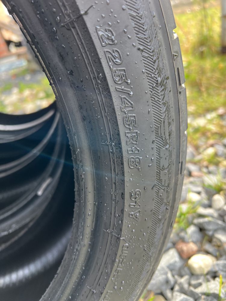 Bridgestone Potenza S001  255/40R18 2022 рік 2 шт.