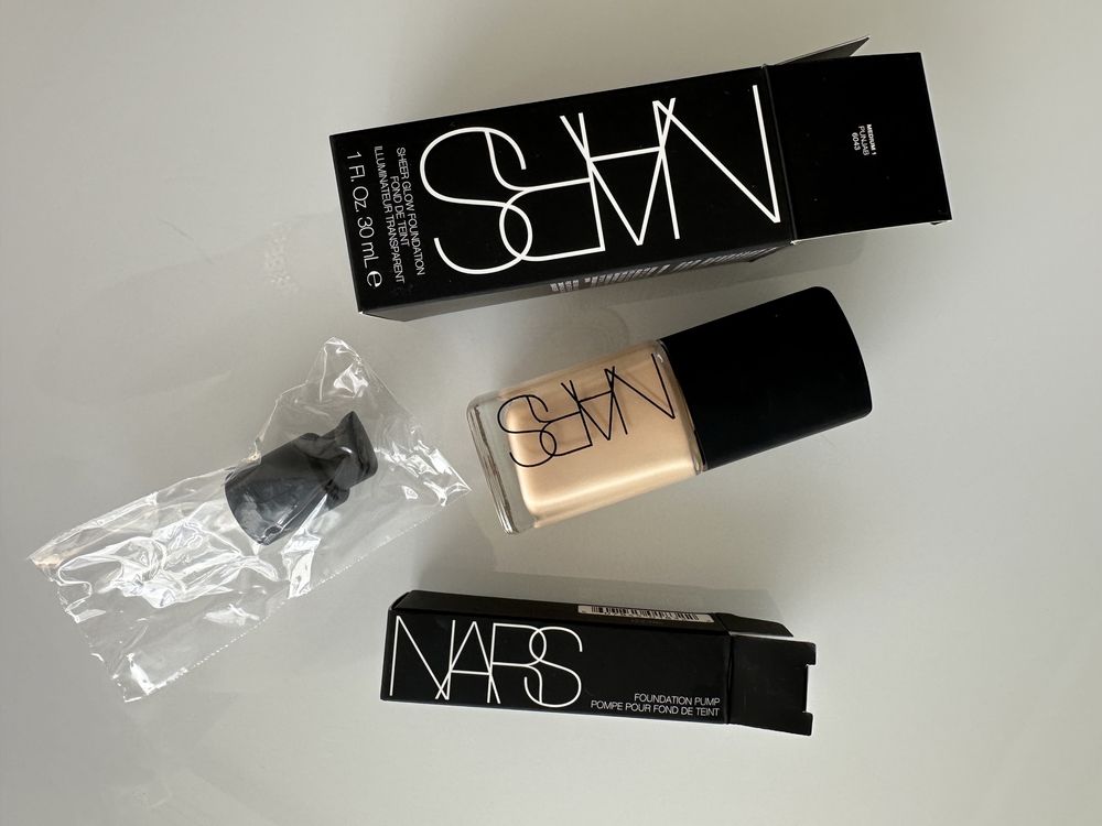 Nars sheer glow Punjab plus pompka foundation podkład hit
