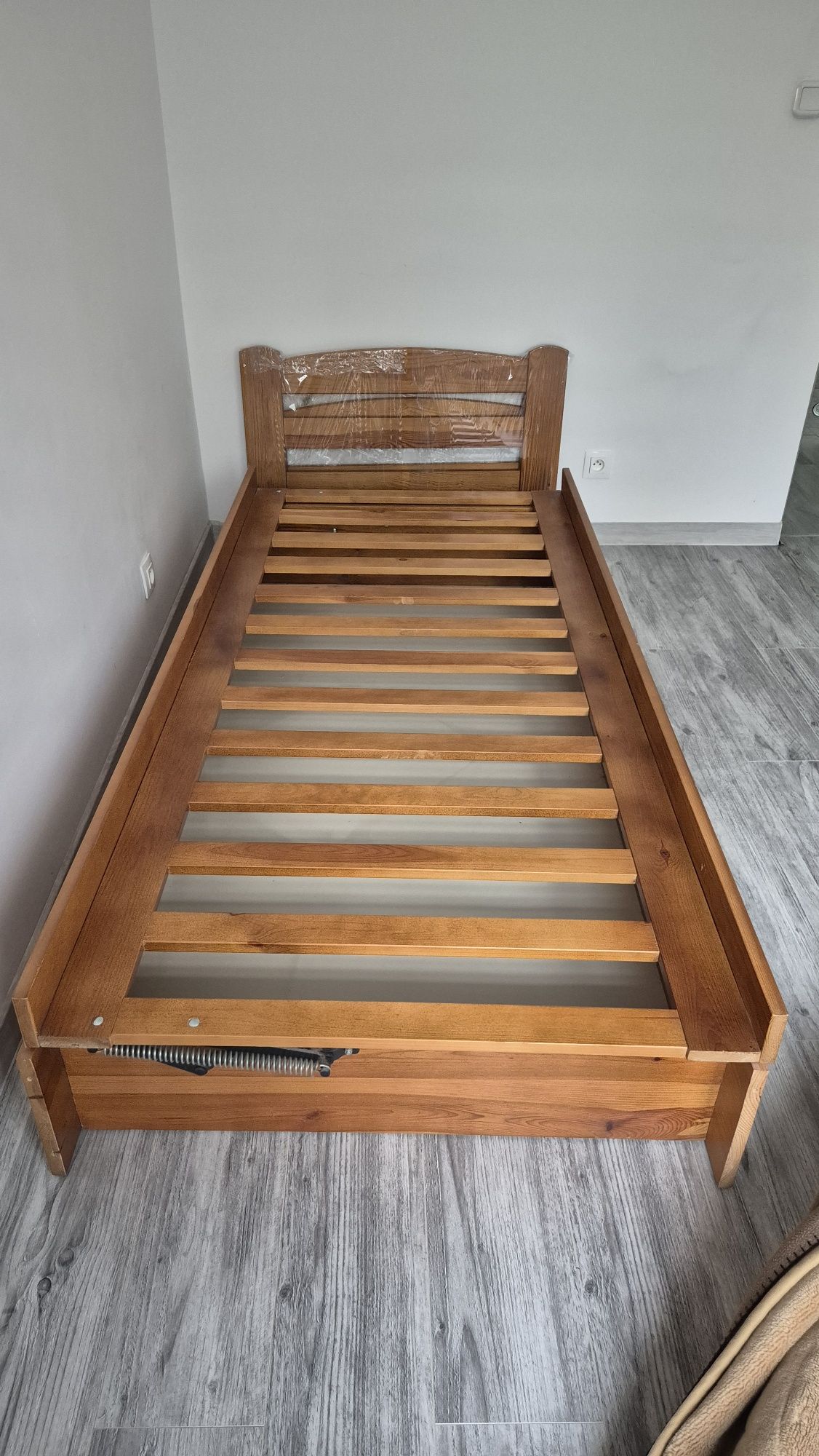 Łóżko 90x200 z pojemnikem na posciel