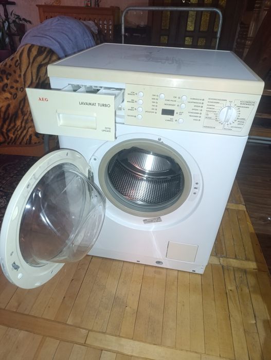 Продам стиралку и стирально - сушильную машинку