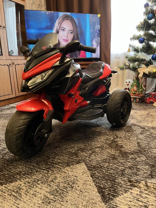 Продам дитячий триколесний дитячий моточикл