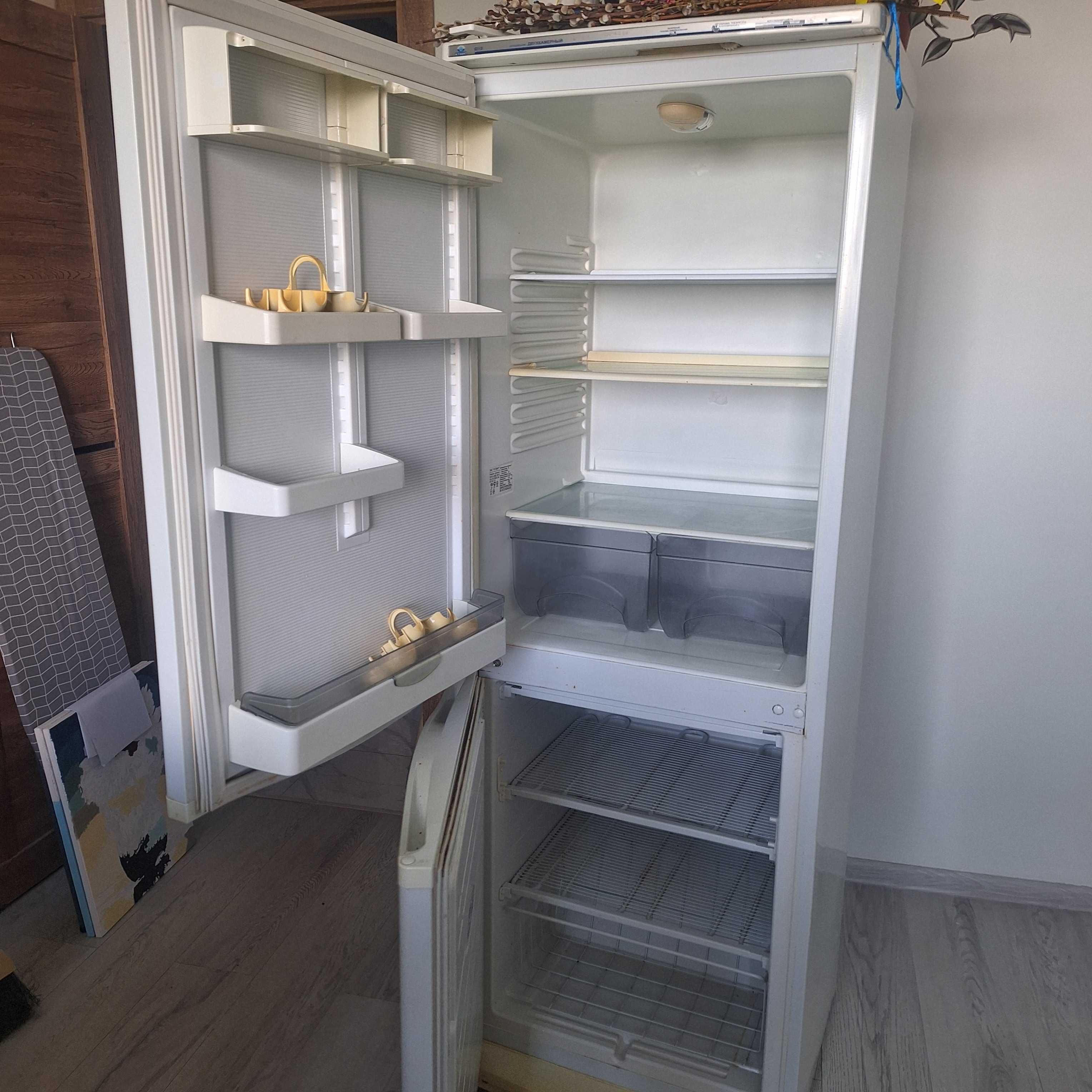 Холодильник атлант двохкамерний