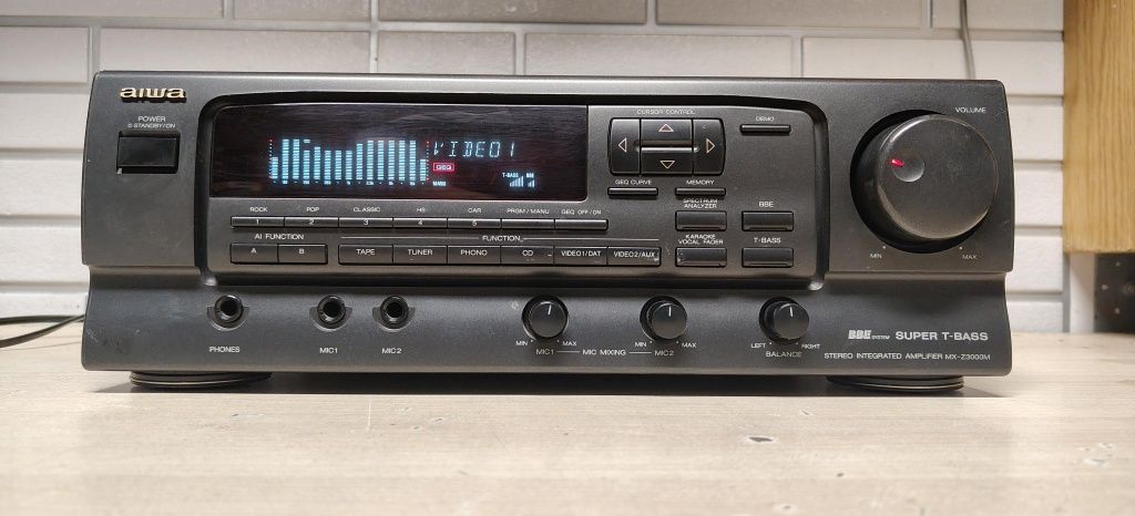 Wzmacniacz z procesorem dźwięku AIWA MX-Z3000M.