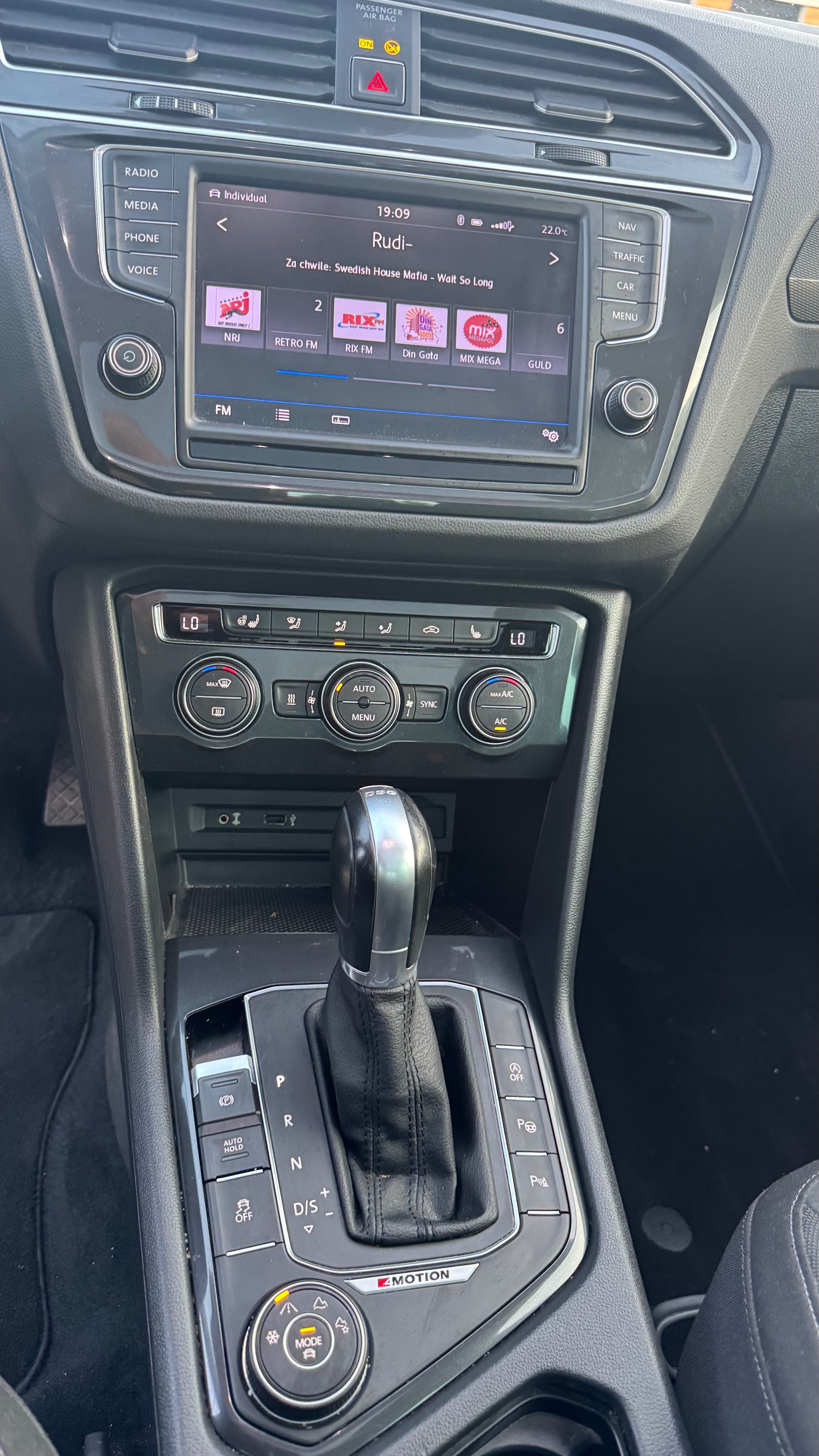 Volkswagen Tiguan 4x4 190KM panorama