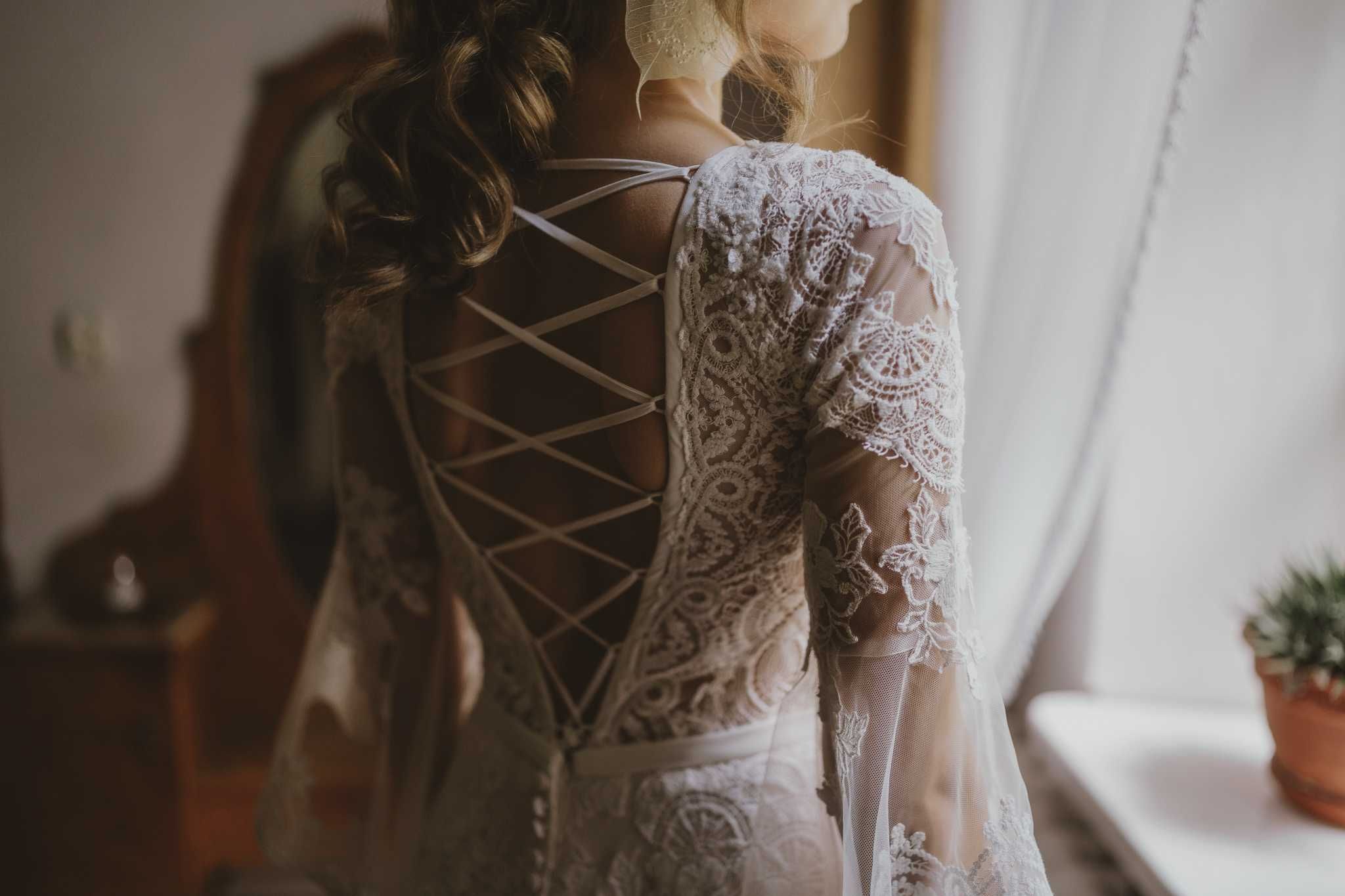 Suknia ślubna Lillian West 66064 champagne/ivory