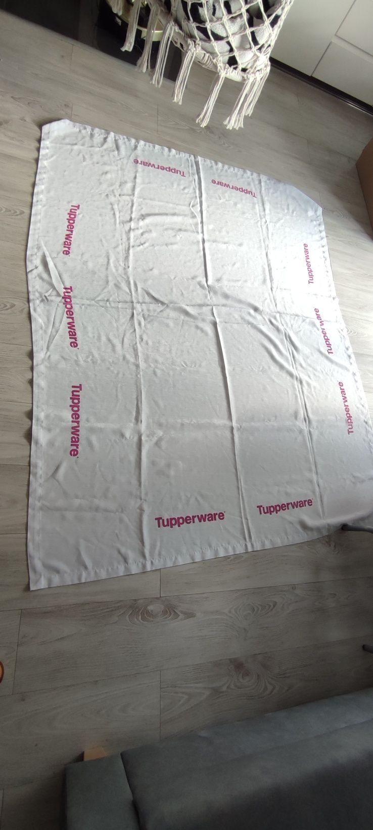 Obrus Tupperware ok. 140 x 180 cm biały
