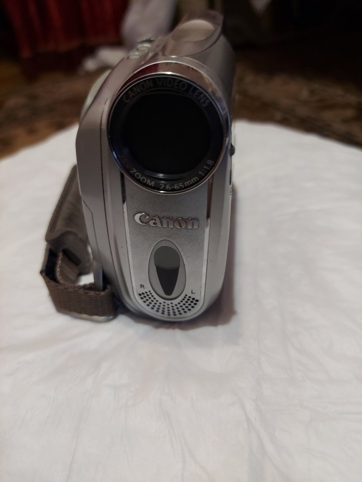 Видеокамера Canon MV930