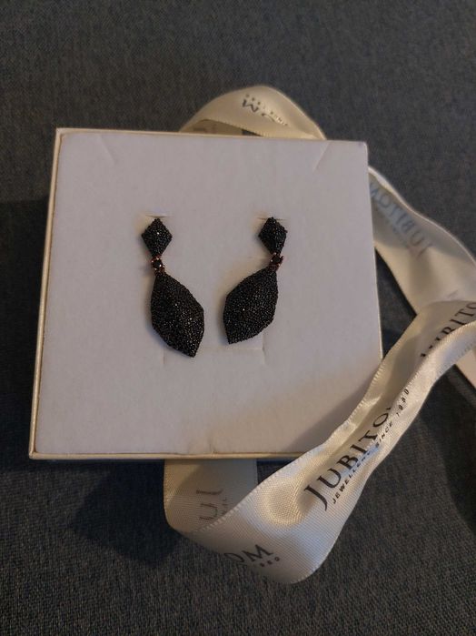 Srebrne kolczyki jubitom z metką