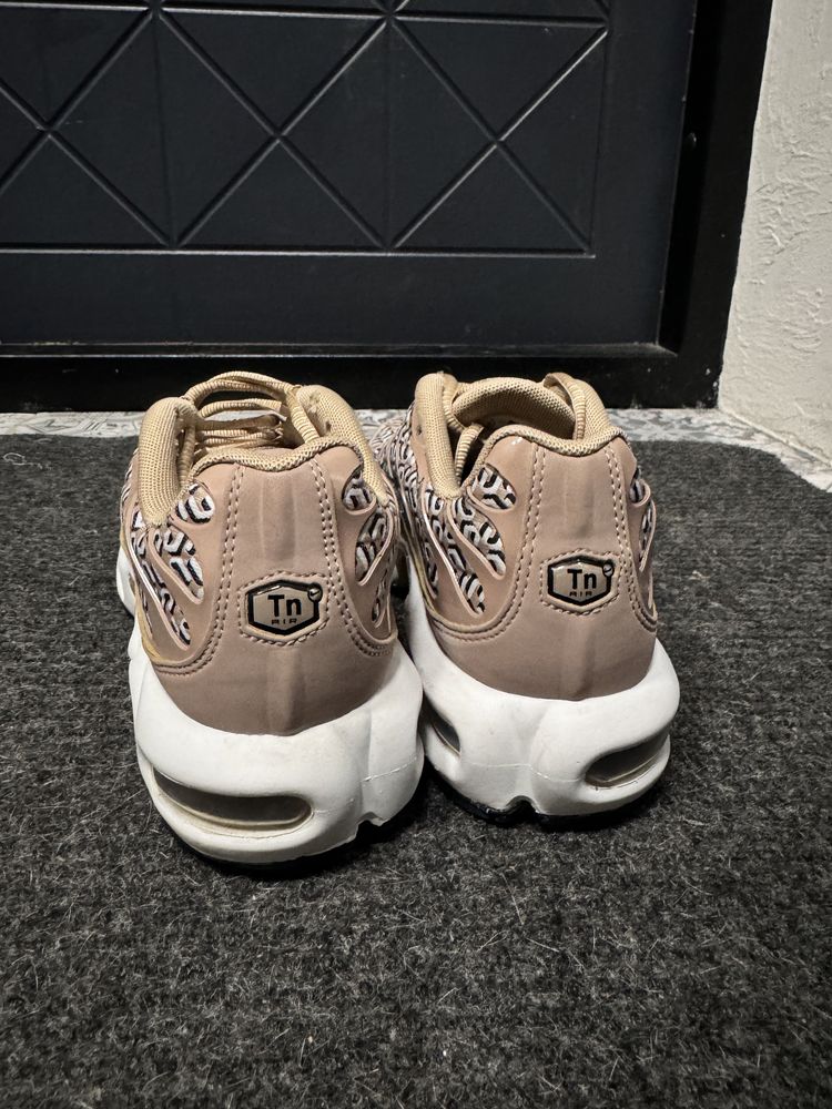 Кроссовки Nike tn plus air max tuned беговые