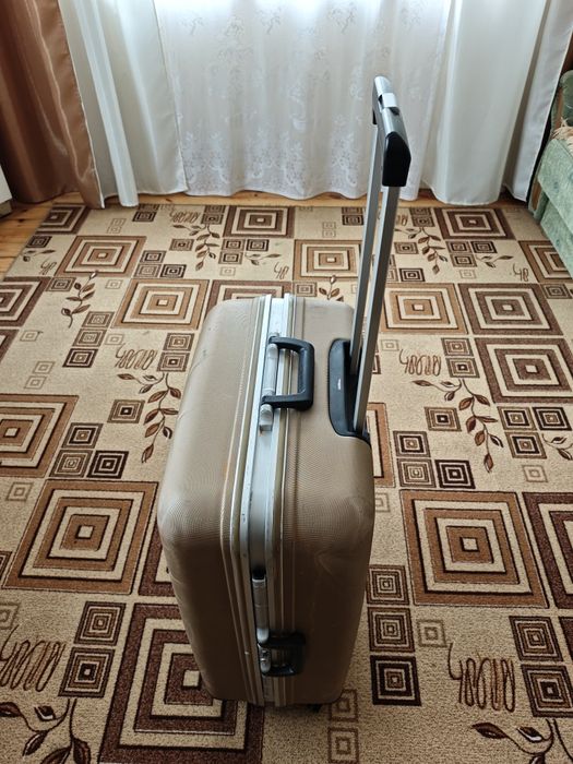 Велика валіза чемодан