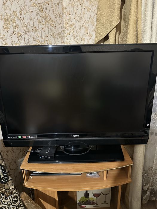 Телевізор LG 42 дюйма