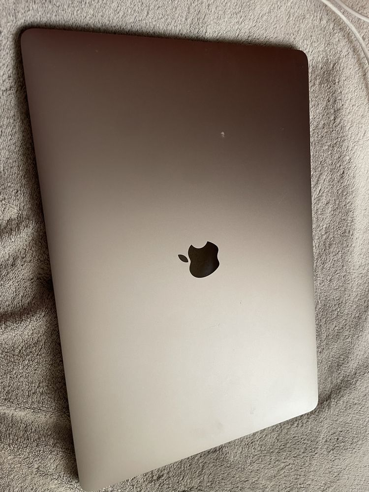 Apple MacBook Pro 16 (512 gb) 2019