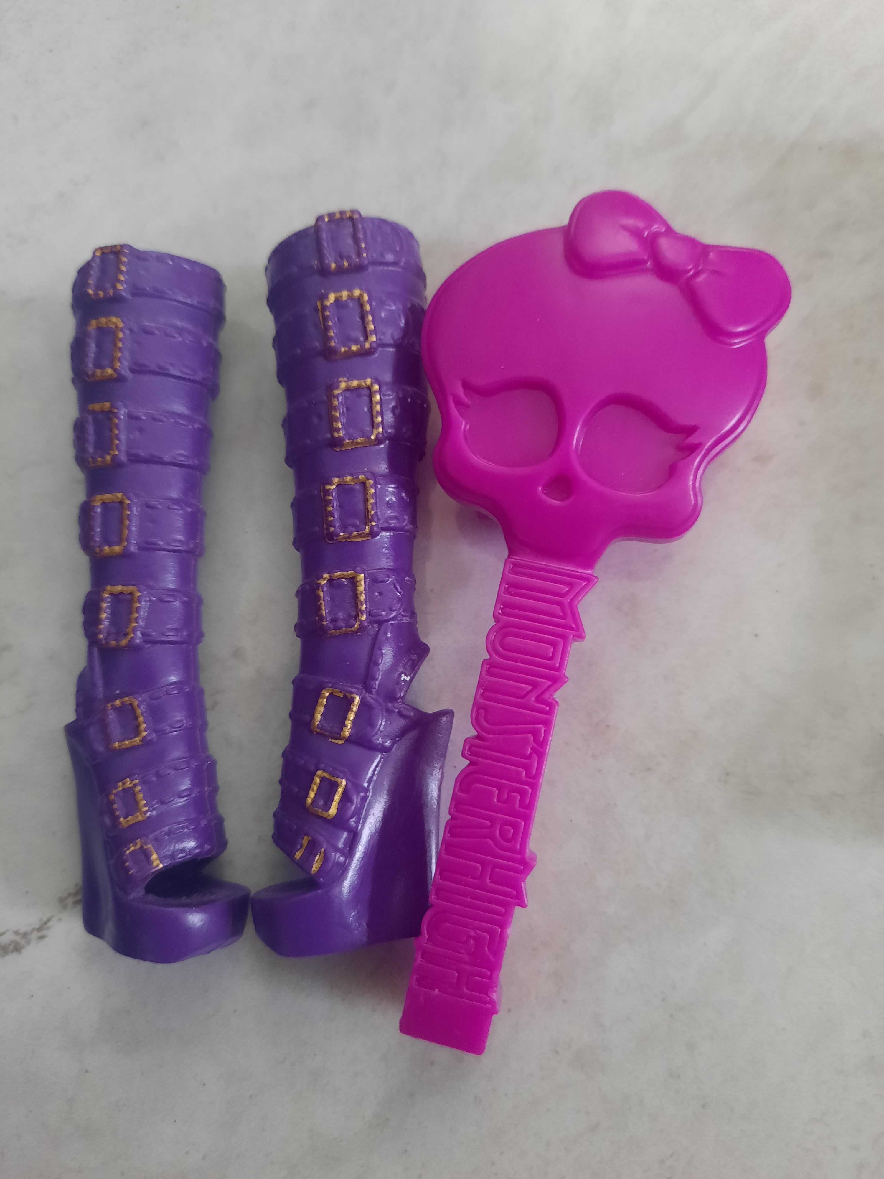 Zestaw buty lalki Monster High Clawdeen