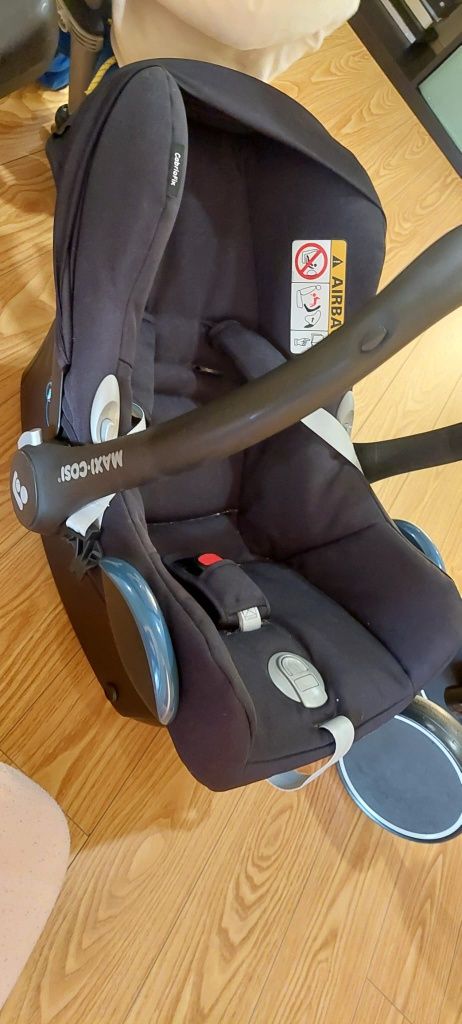 Maxicosi base isofix + ovo(0 a 12 meses)