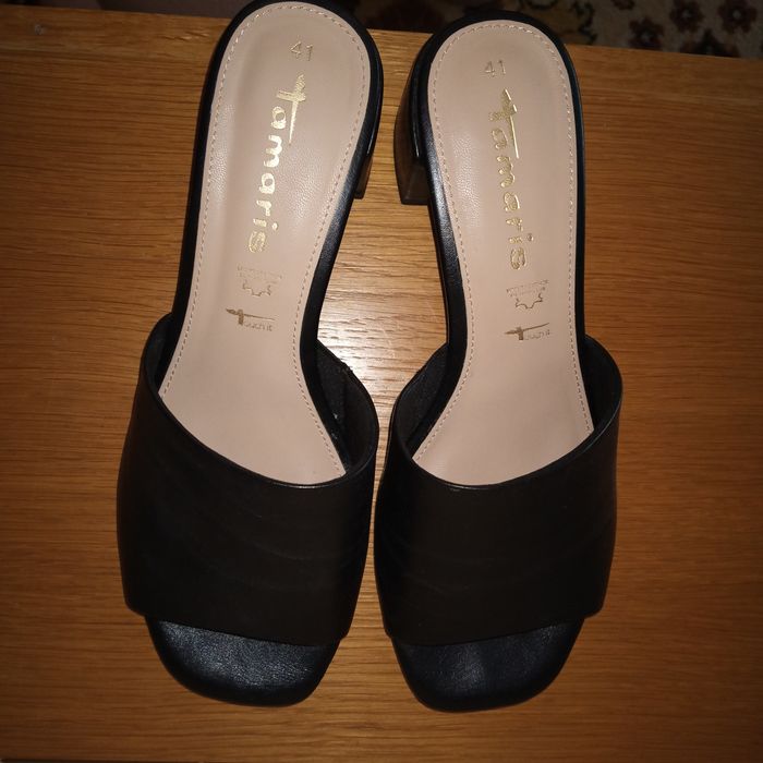 Шльопанці шкіряні німецького бренду Tamaris