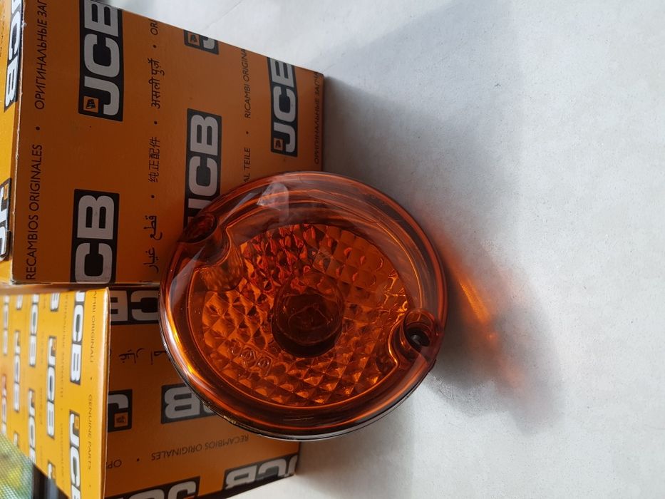 Klosz lampy tylnej JCB Fastrac seria 7000 - 160,- netto