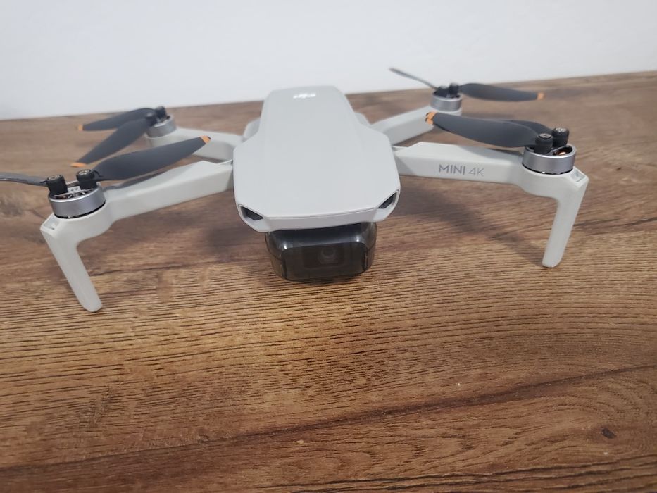 Dron DJI Mini 4K fly more combo