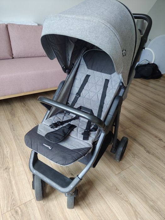 Lekka, szara spacerówka 4baby Moody